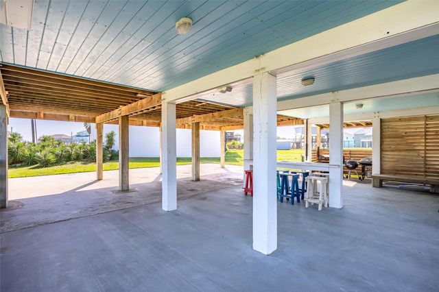 821 Salt Cedar Lane, Port Bolivar, TX 77650