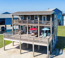 821 Salt Cedar Lane, Port Bolivar, TX 77650