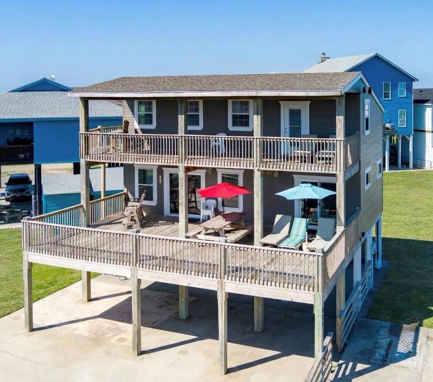 821 Salt Cedar Lane, Port Bolivar, TX 77650