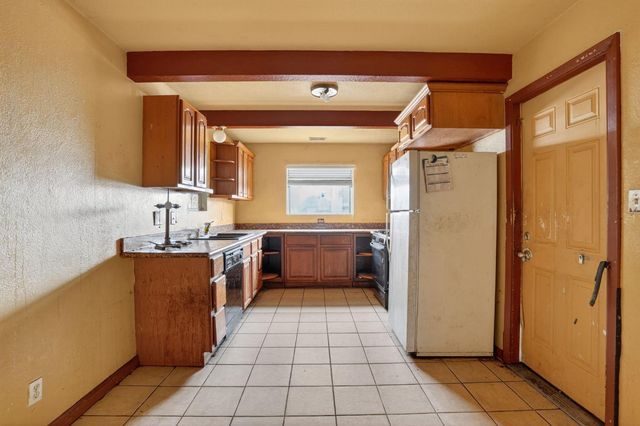 379 E 22nd St, Tracy, CA 95376