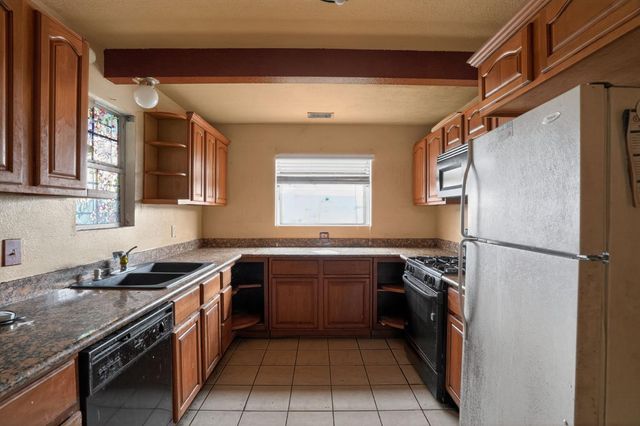 379 E 22nd St, Tracy, CA 95376