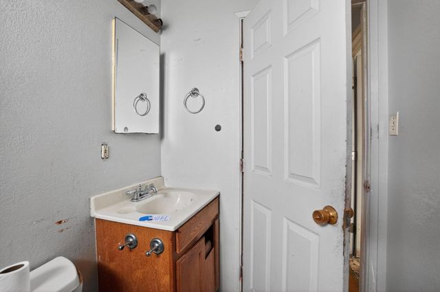 379 E 22nd St, Tracy, CA 95376