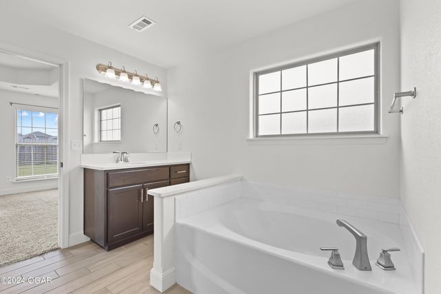 4618 W 26th Place, Joplin, MO 64804