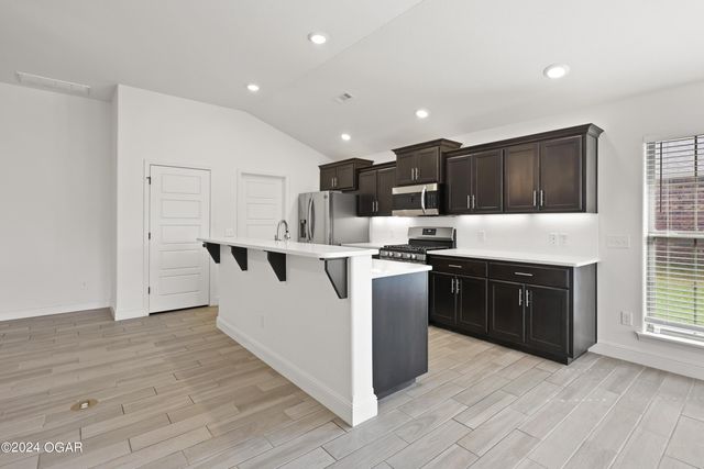 4618 W 26th Place, Joplin, MO 64804