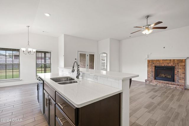 4618 W 26th Place, Joplin, MO 64804