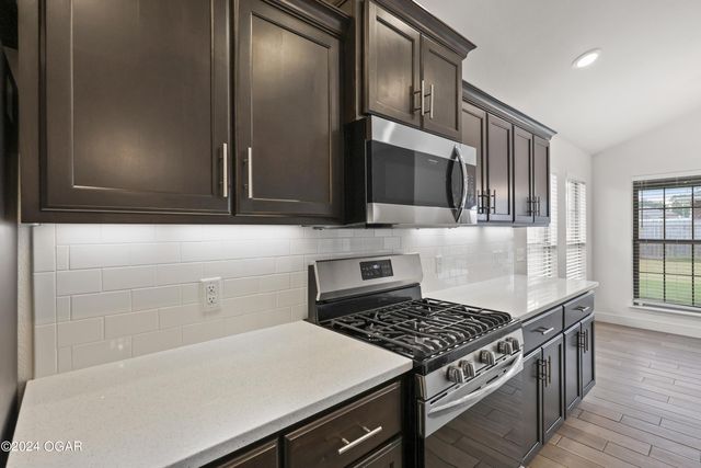 4618 W 26th Place, Joplin, MO 64804