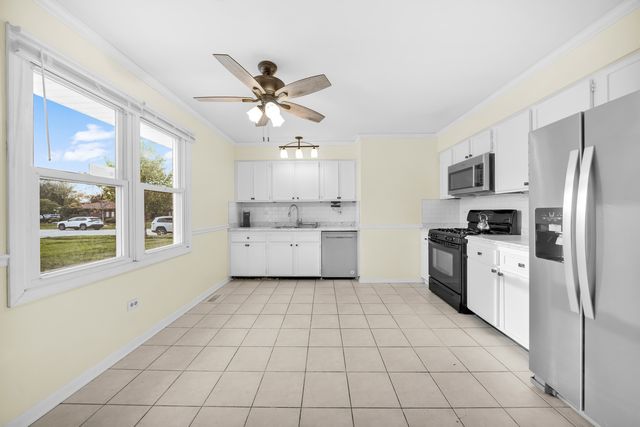 5911 W 125th Place, Alsip, IL 60803