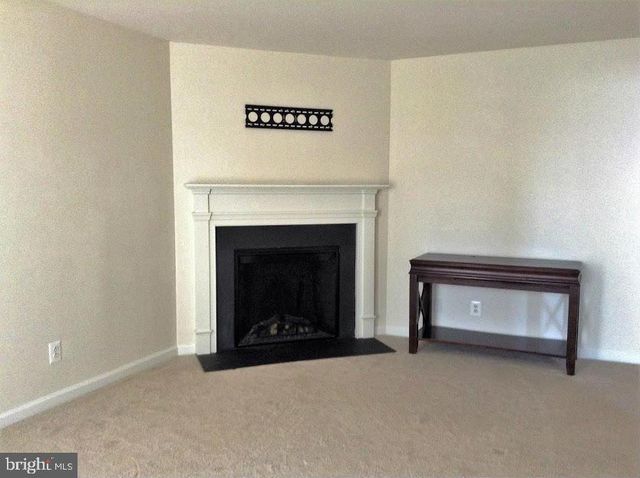 15332 KENSINGTON PARK DR, Woodbridge, VA 22191