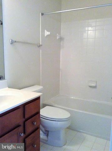 15332 KENSINGTON PARK DR, Woodbridge, VA 22191