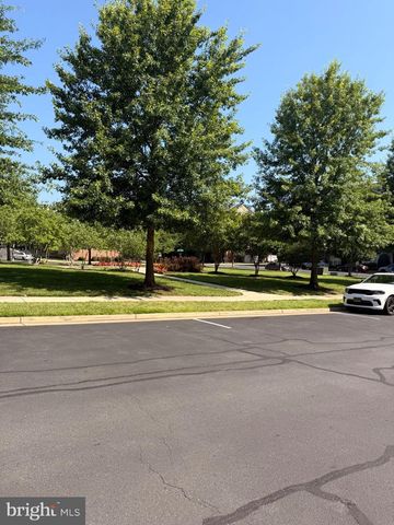 15332 KENSINGTON PARK DR, Woodbridge, VA 22191