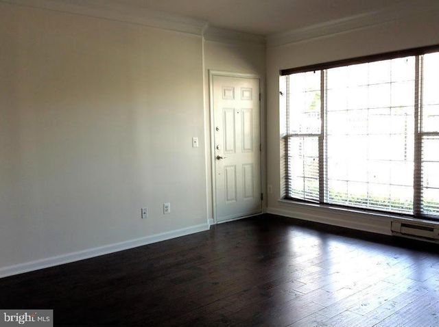 15332 KENSINGTON PARK DR, Woodbridge, VA 22191