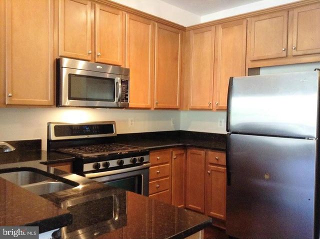 15332 KENSINGTON PARK DR, Woodbridge, VA 22191