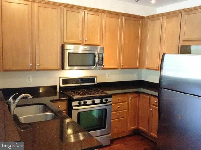 15332 KENSINGTON PARK DR, Woodbridge, VA 22191