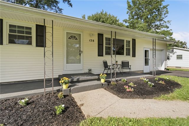 128 Lalanne Road, Henrietta, NY 14623