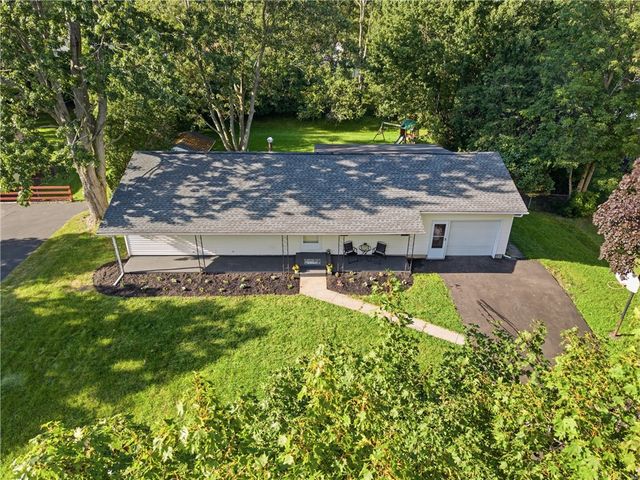 128 Lalanne Road, Henrietta, NY 14623