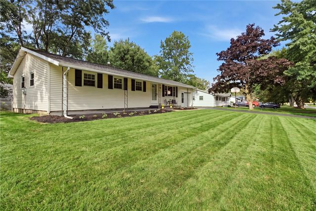 128 Lalanne Road, Henrietta, NY 14623