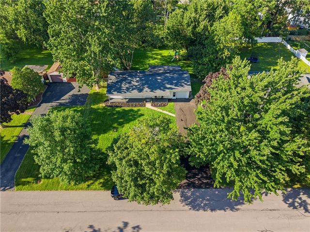 128 Lalanne Road, Henrietta, NY 14623