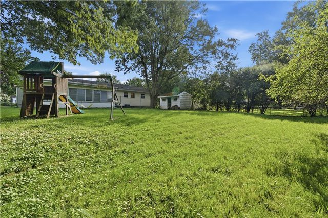 128 Lalanne Road, Henrietta, NY 14623