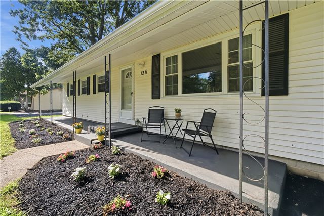 128 Lalanne Road, Henrietta, NY 14623