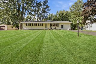 128 Lalanne Road, Henrietta, NY 14623