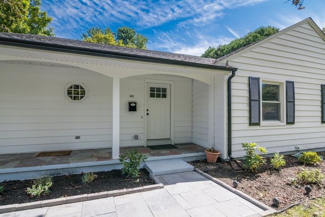90 Fox Farms Rd, Northampton, MA 01062