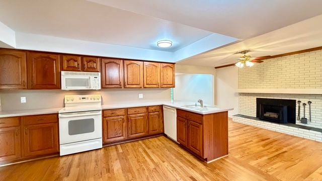 11971 Fairview Drive, Sterling Heights, MI 48312