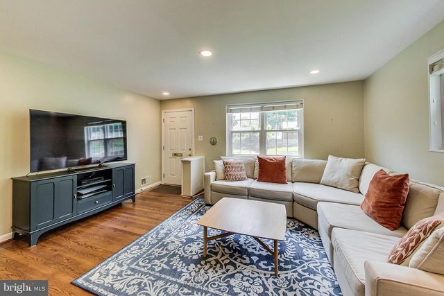 4715 OXBOW RD, Rockville, MD 20852