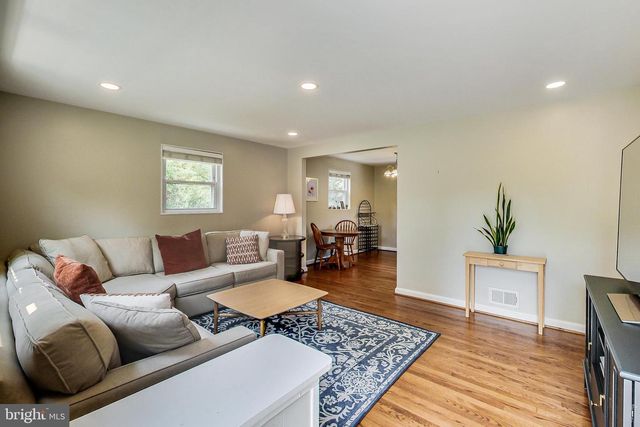 4715 OXBOW RD, Rockville, MD 20852