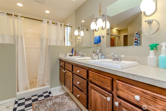9307 S 237th Place, Kent, WA 98031