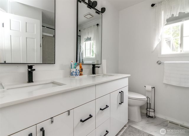 9307 S 237th Place, Kent, WA 98031
