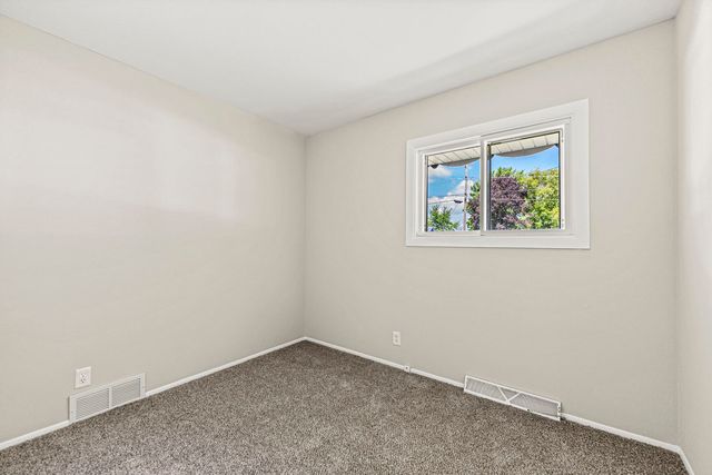 1021 North Avenue, Belvidere, IL 61008
