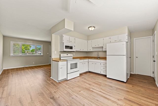 1021 North Avenue, Belvidere, IL 61008