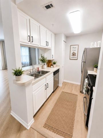 4763 TRAVINI CIRCLE 3-202, Sarasota, FL 34235