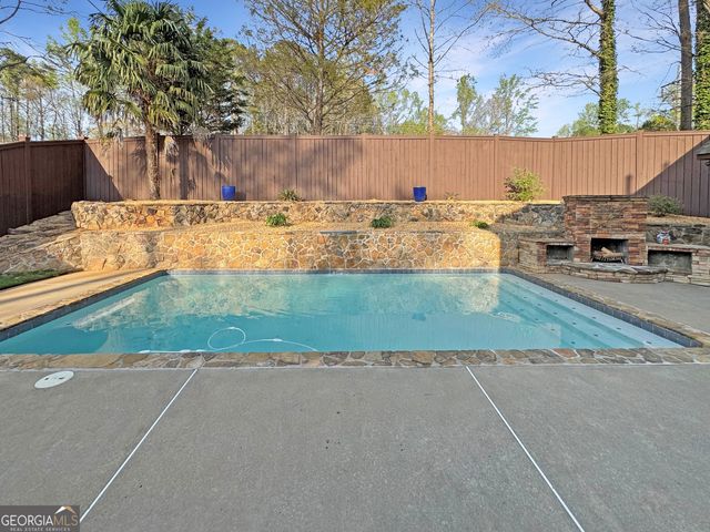 240 Northcrest Drive, Newnan, GA 30265