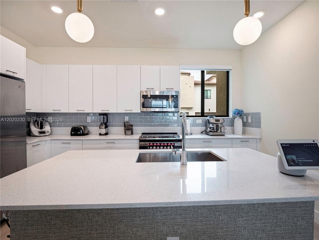 4534 NW 83rd Ave 4534, Doral, FL 33166