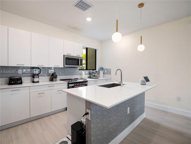 4534 NW 83rd Ave 4534, Doral, FL 33166