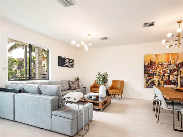 4534 NW 83rd Ave 4534, Doral, FL 33166