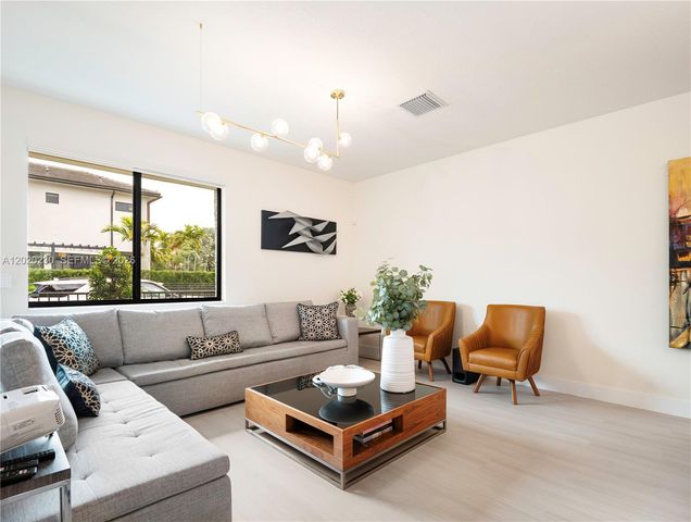 4534 NW 83rd Ave 4534, Doral, FL 33166