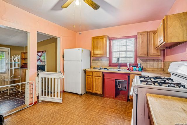 1402 Hermine, San Antonio, TX 78201