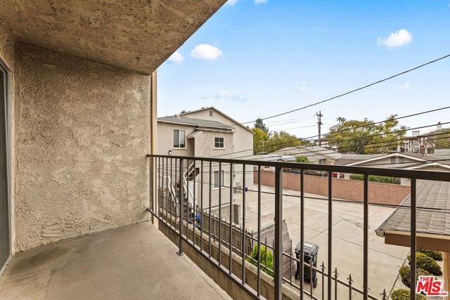 365 Burchett Street 118, Glendale, CA 91203