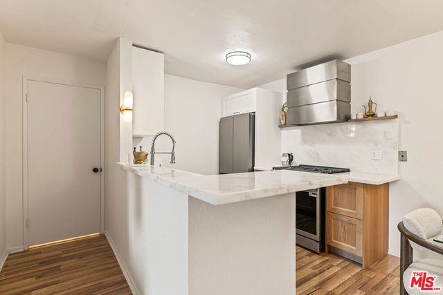 365 Burchett Street 118, Glendale, CA 91203