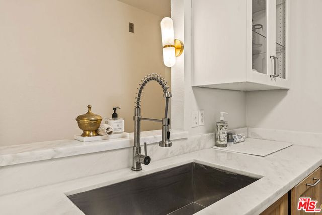 365 Burchett Street 118, Glendale, CA 91203