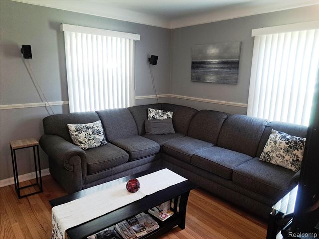 1577 Pagel Avenue, Lincoln Park, MI 48146