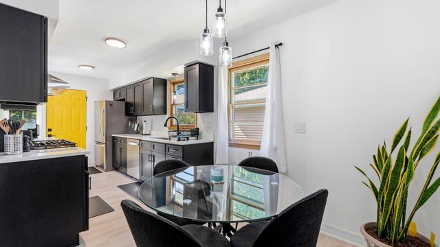 1350 Boone Avenue N, Golden Valley, MN 55427