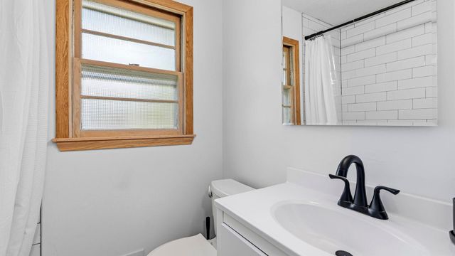 1350 Boone Avenue N, Golden Valley, MN 55427