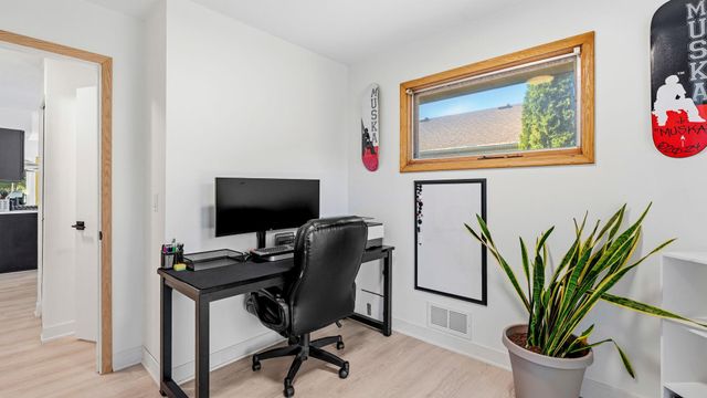 1350 Boone Avenue N, Golden Valley, MN 55427