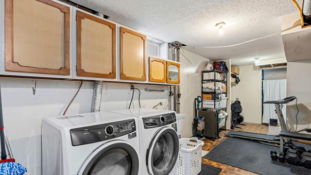 1350 Boone Avenue N, Golden Valley, MN 55427
