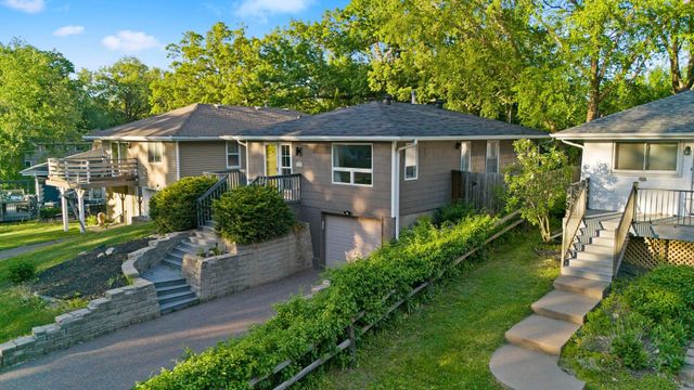 1350 Boone Avenue N, Golden Valley, MN 55427