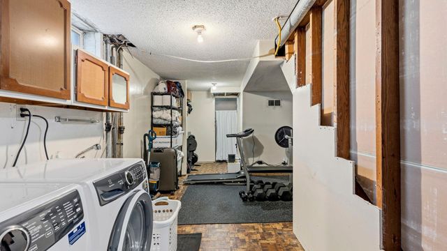 1350 Boone Avenue N, Golden Valley, MN 55427