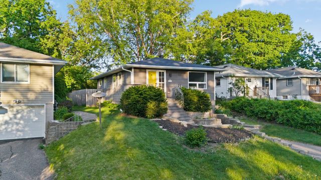 1350 Boone Avenue N, Golden Valley, MN 55427